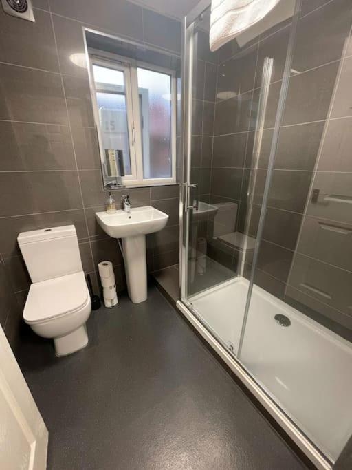 Hosted By Ryan - 2 Bedroom Apartment Liverpool Eksteriør bilde